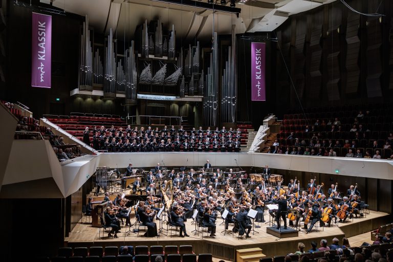 25_1_2._20220904_Saisoneröffnung_Gewandhaus(c)MDR - MarcoProsch (72).jpg